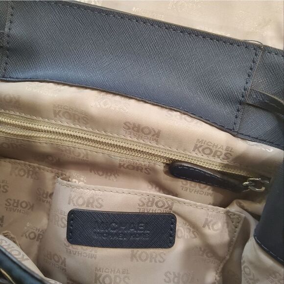 Michael Kors Bedford Zip Large Backpack - Picture 9 of 16